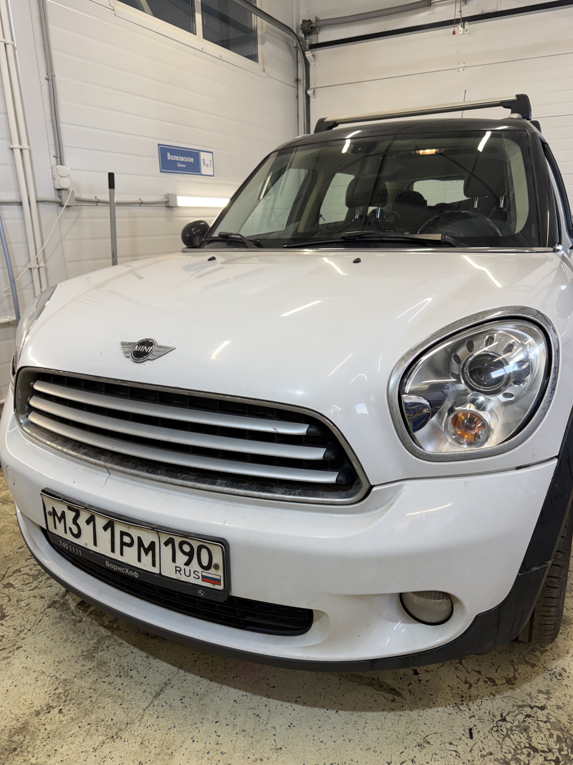 Полировка и бронирование фар на Mini Countryman